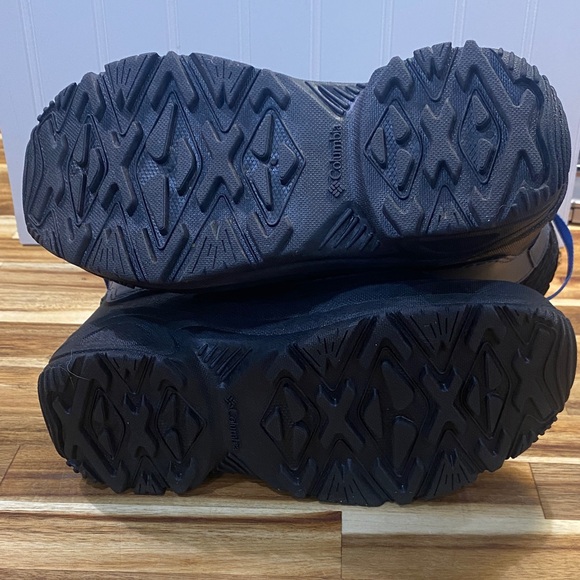 Columbia Big Kids' Bugaaboot Gray and Blue Waterproof Snow Boots - Picture 7 of 7